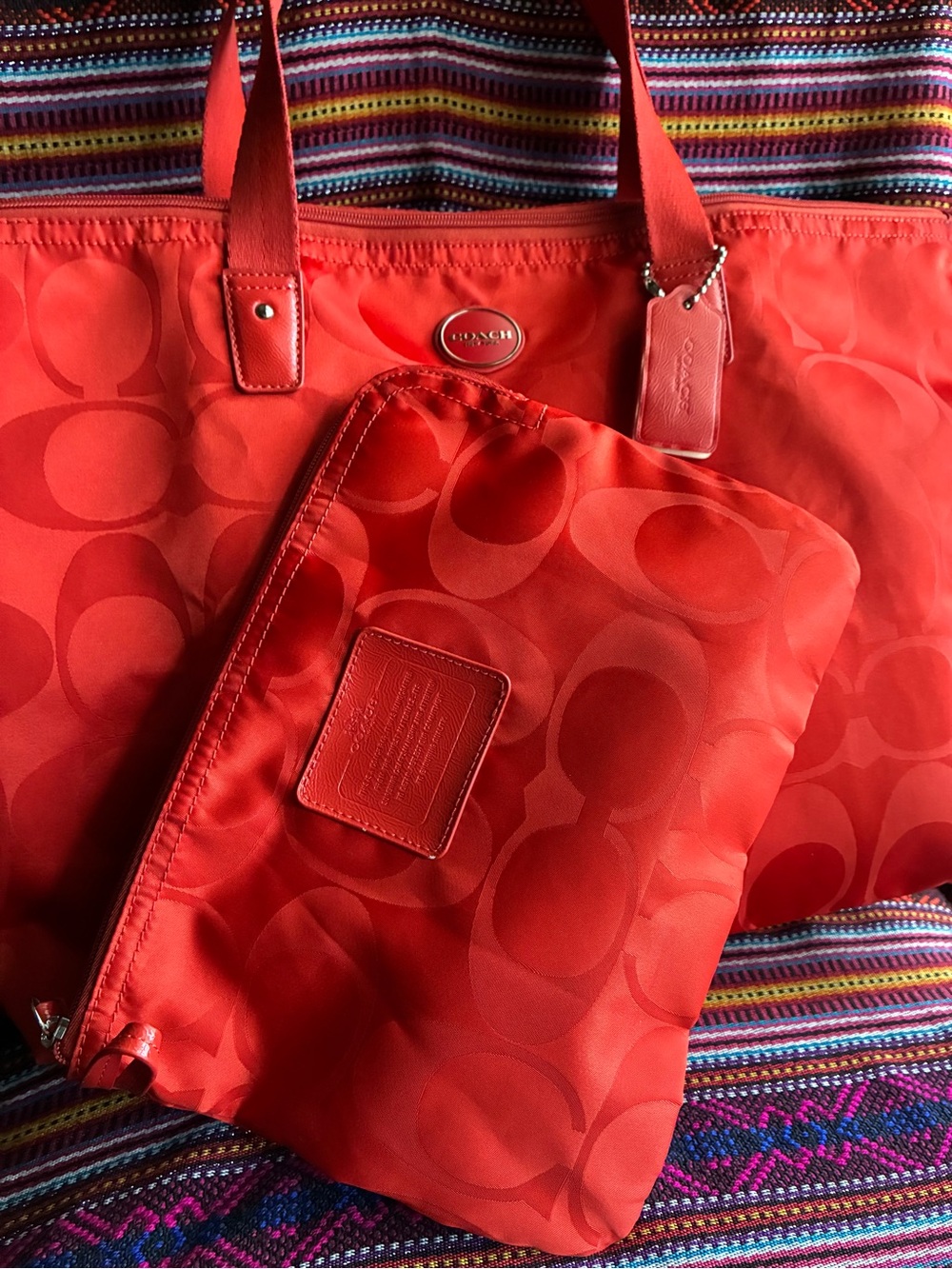COACH BAG,Coach Signature Tote with Zip Pouch